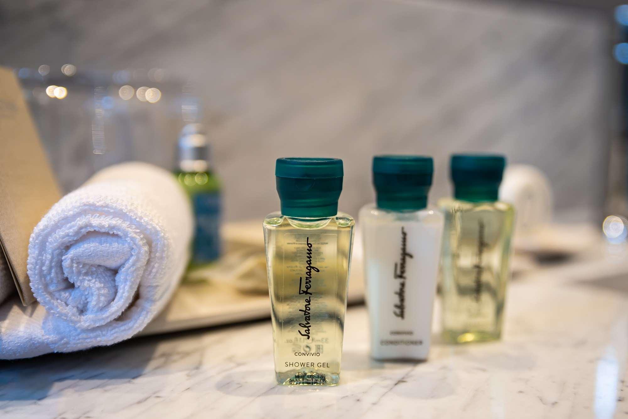 Hotel York Luxury Suites Medellin By Preferred Exterior foto Salvatore Ferragamo amenities
