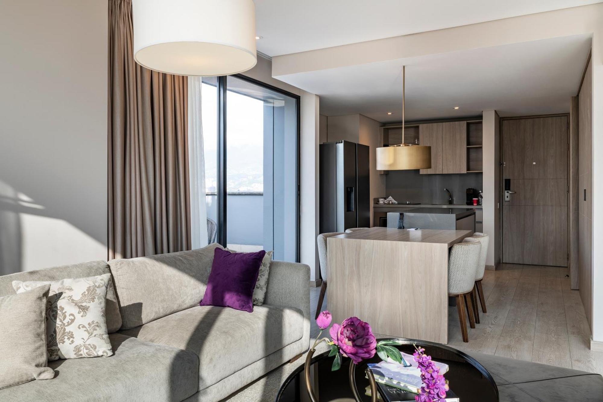 Hotel York Luxury Suites Medellin By Preferred Exterior foto A typical apartment interior