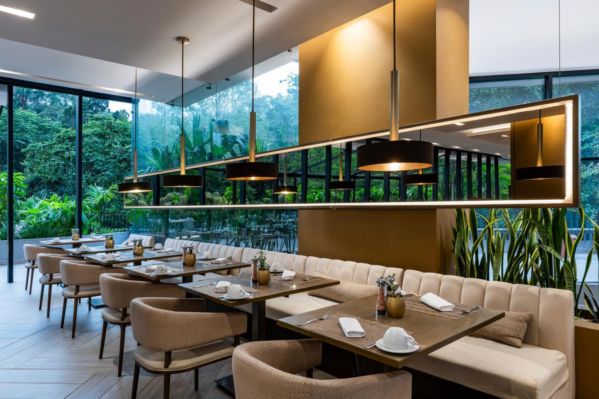 Hotel York Luxury Suites Medellin By Preferred Exterior foto Restaurant