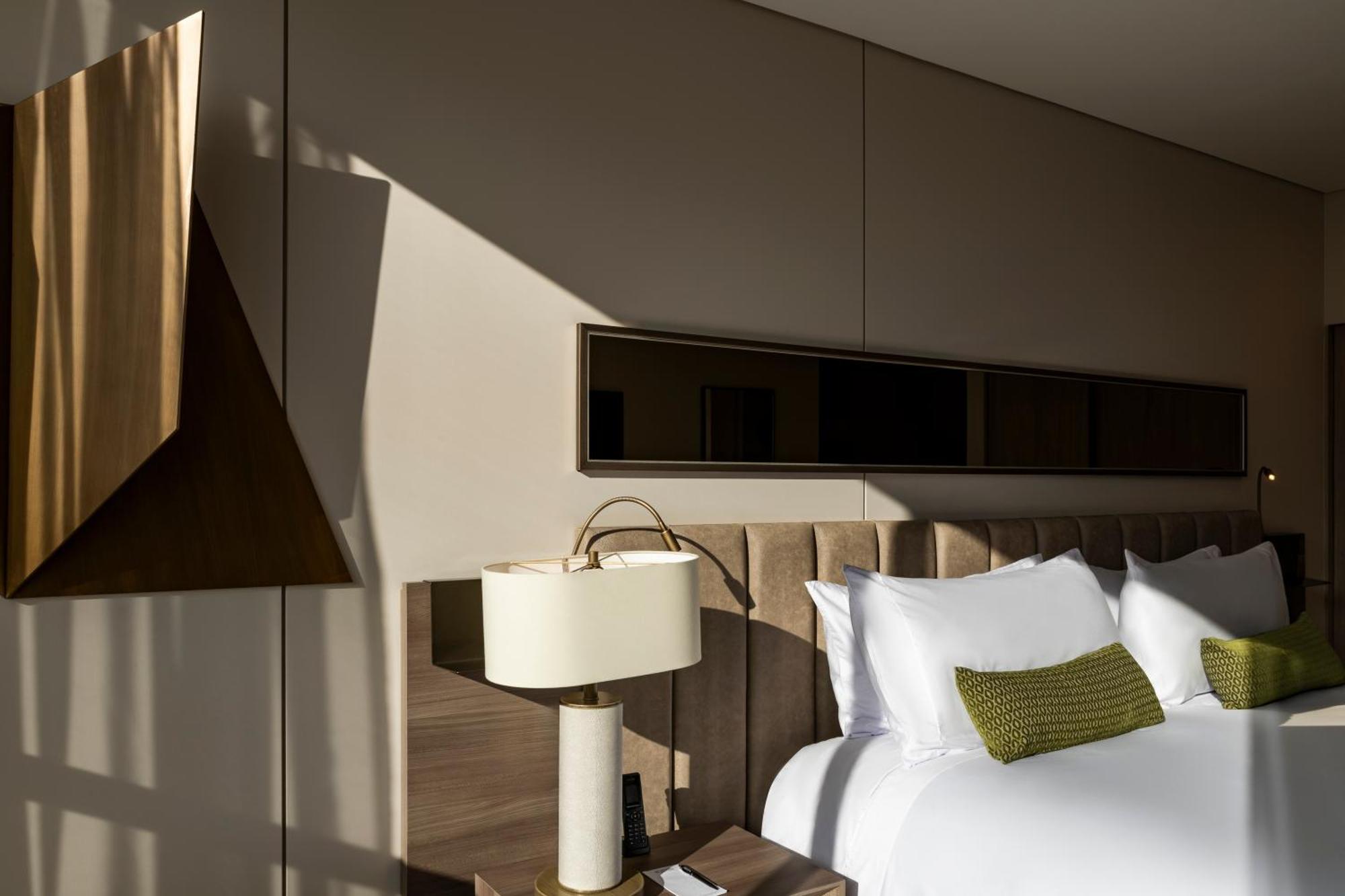 Hotel York Luxury Suites Medellin By Preferred Exterior foto A bedroom at the hotel