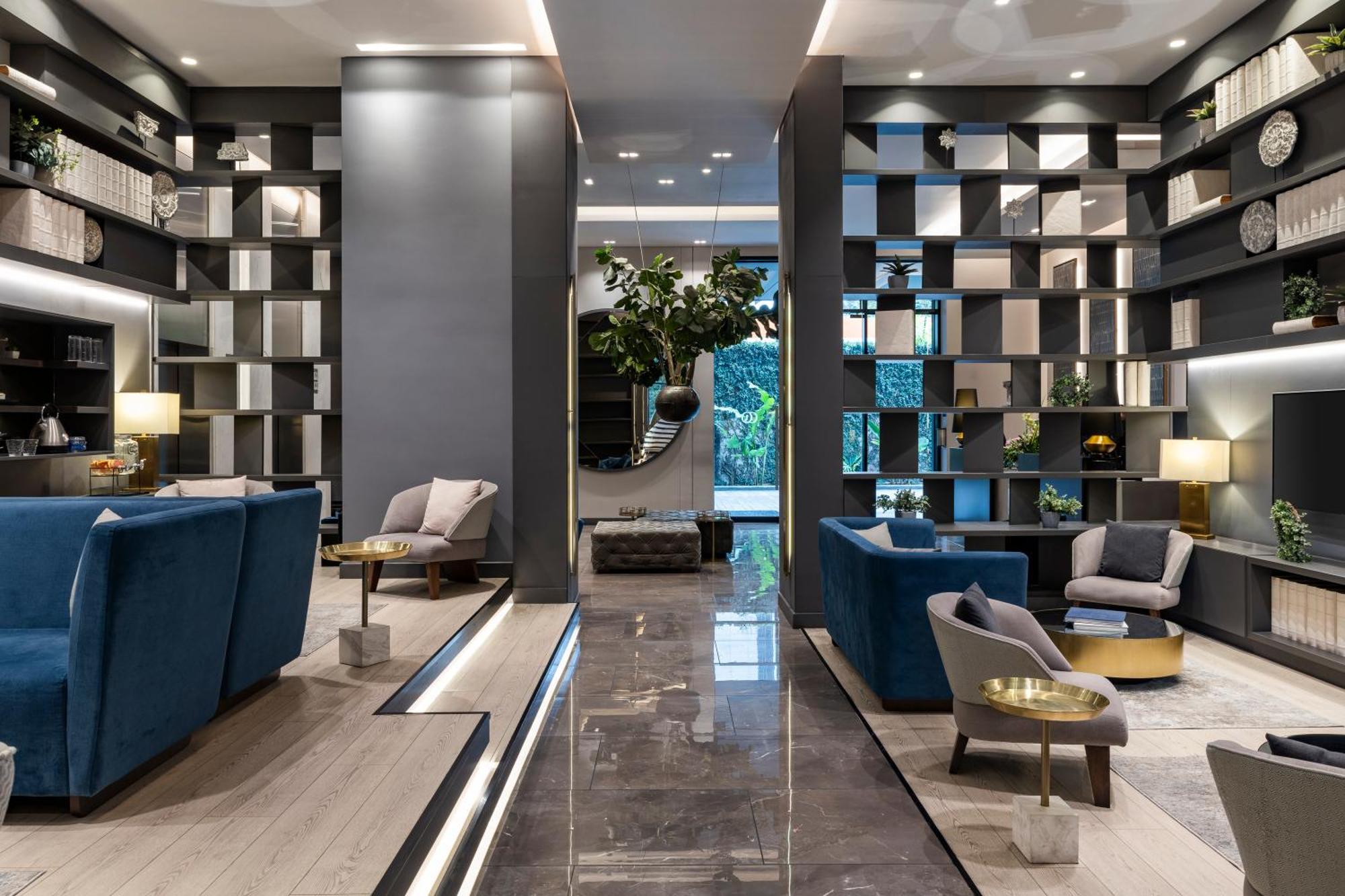 Hotel York Luxury Suites Medellin By Preferred Exterior foto The lobby of the hotel