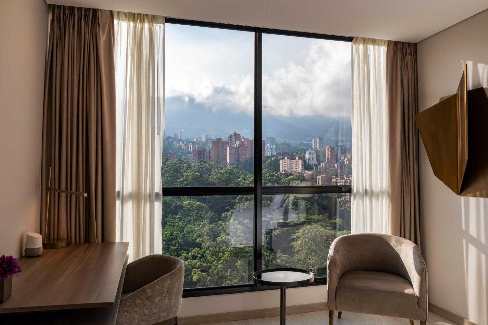 Hotel York Luxury Suites Medellin By Preferred Exterior foto View from a room